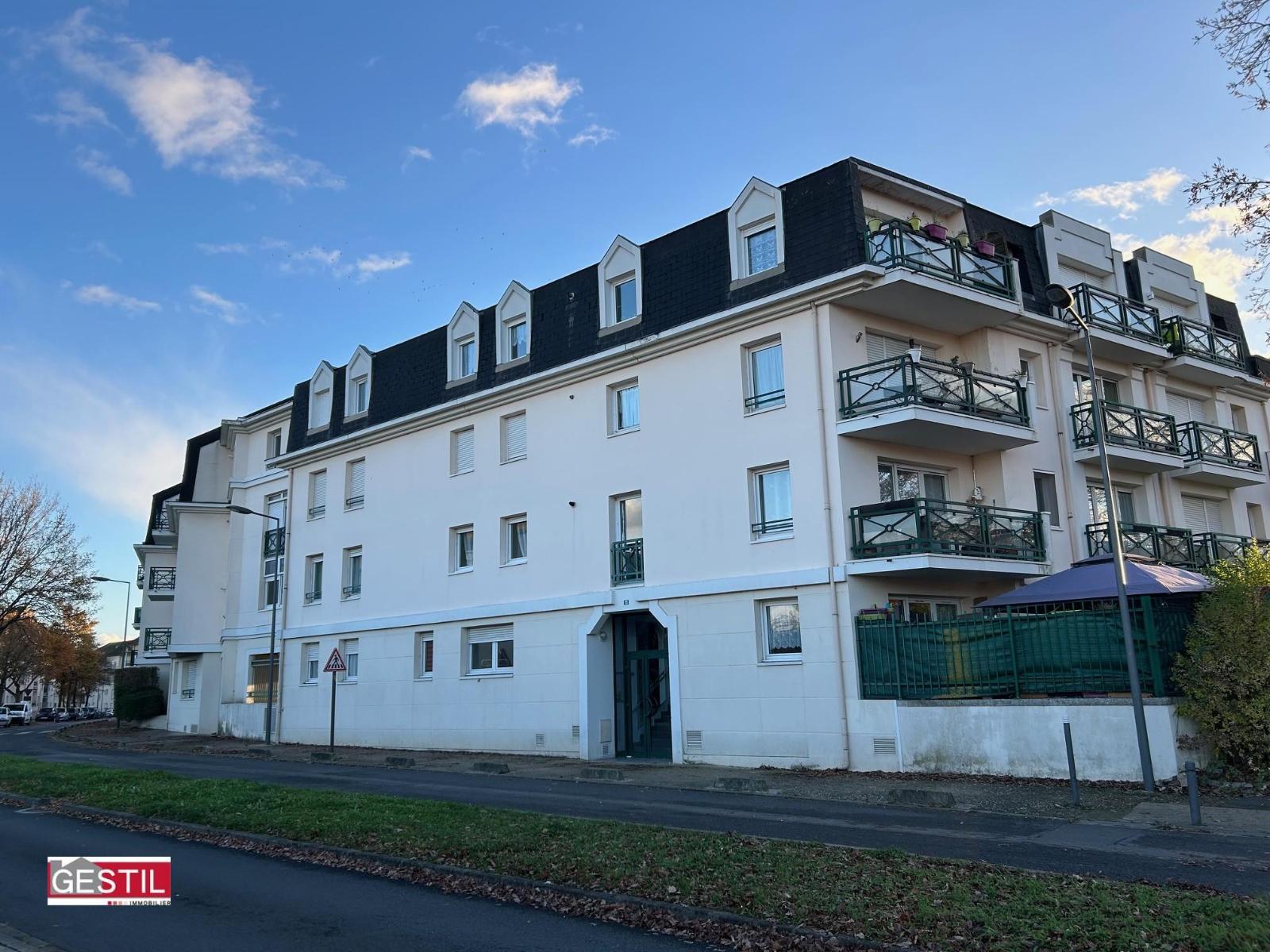 appartement 1 pièces - JOUY-LE-MOUTIER